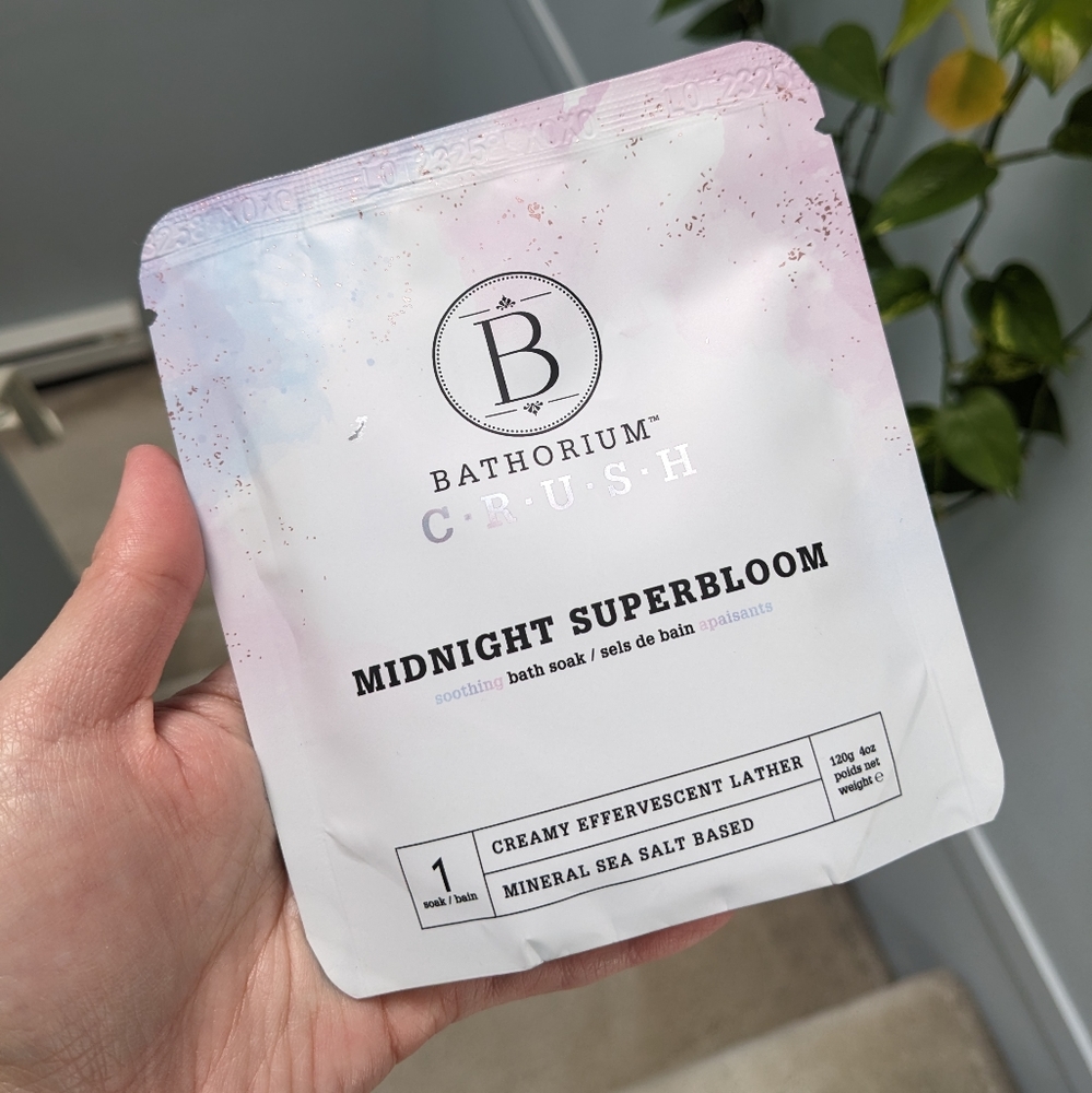 BN Bathorium Midnight Superbloom bath salts